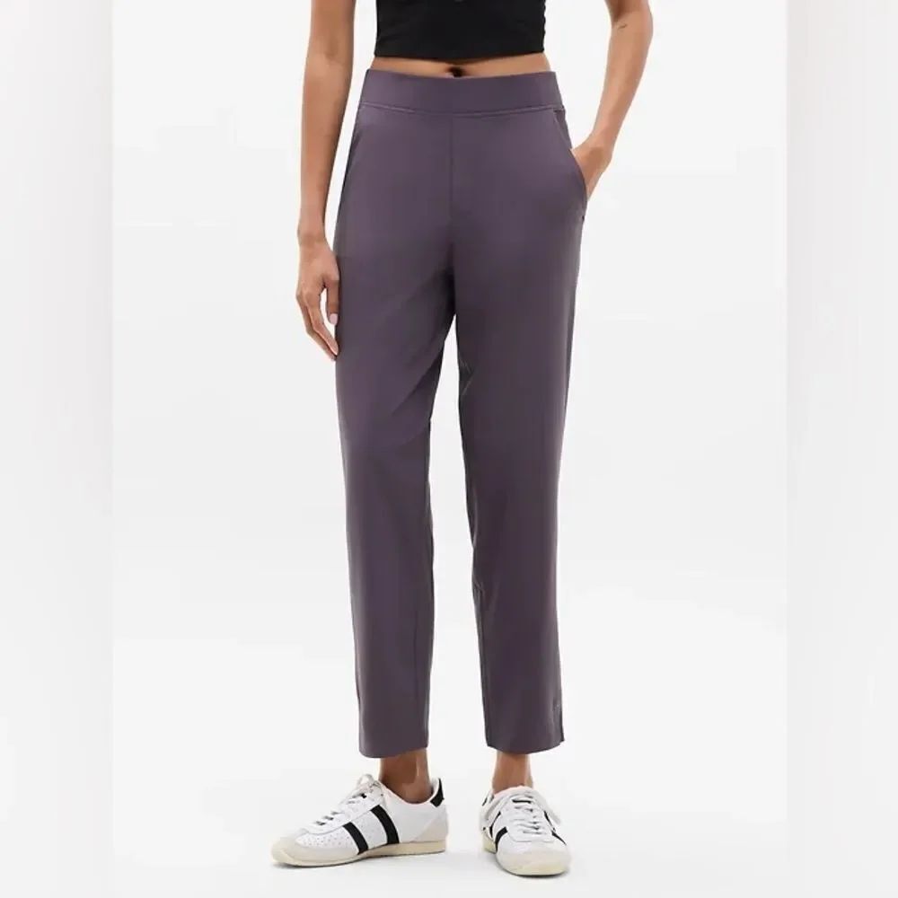 Athleta Brooklyn Mid Rise Ankle Pant in Purple Twilight Size 6
